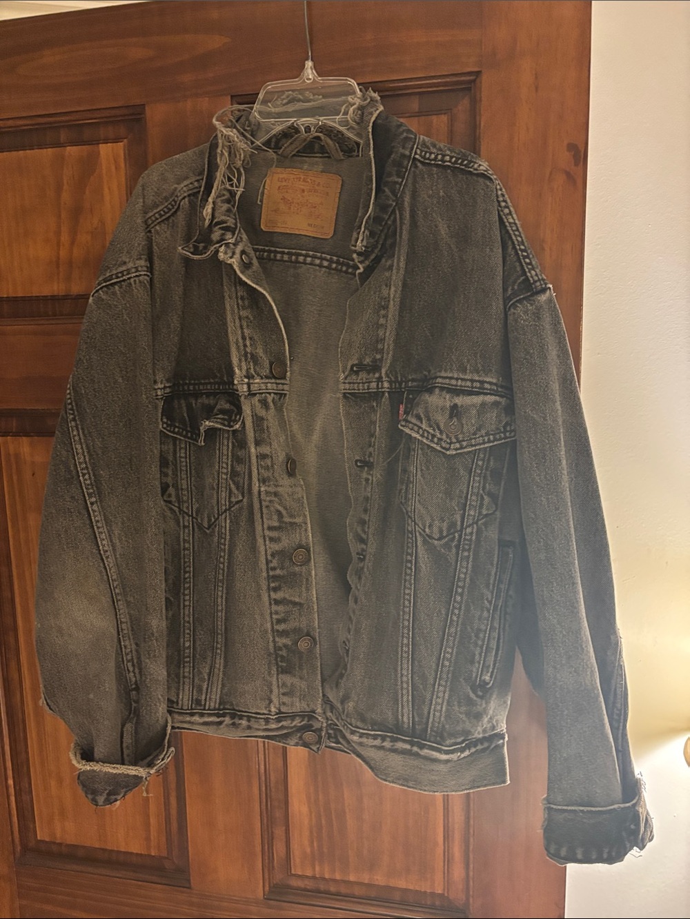 Levi’s women’s black denim jean jacket